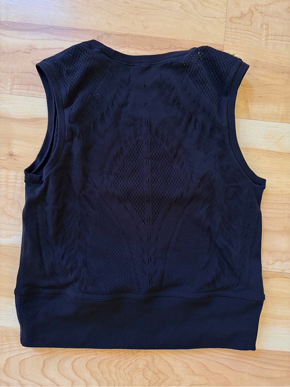 Athleta Black Mesh Sleeveless Crop Top - Picture 3 of 6